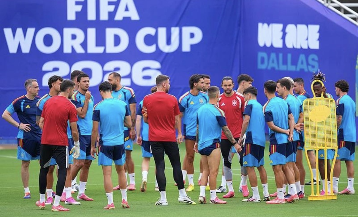 Suasana stadion dan persiapan kedua tim menjelang laga puncak. Dok : Istimewa