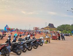 VIRAL! Lapak Liat di Tepi Laut Tanjungpinang Diangkut Warga Ramai Menyaksikan !