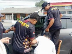 Damkar Bintan Selamatkan Balita yang Terkunci di Dalam Mobil
