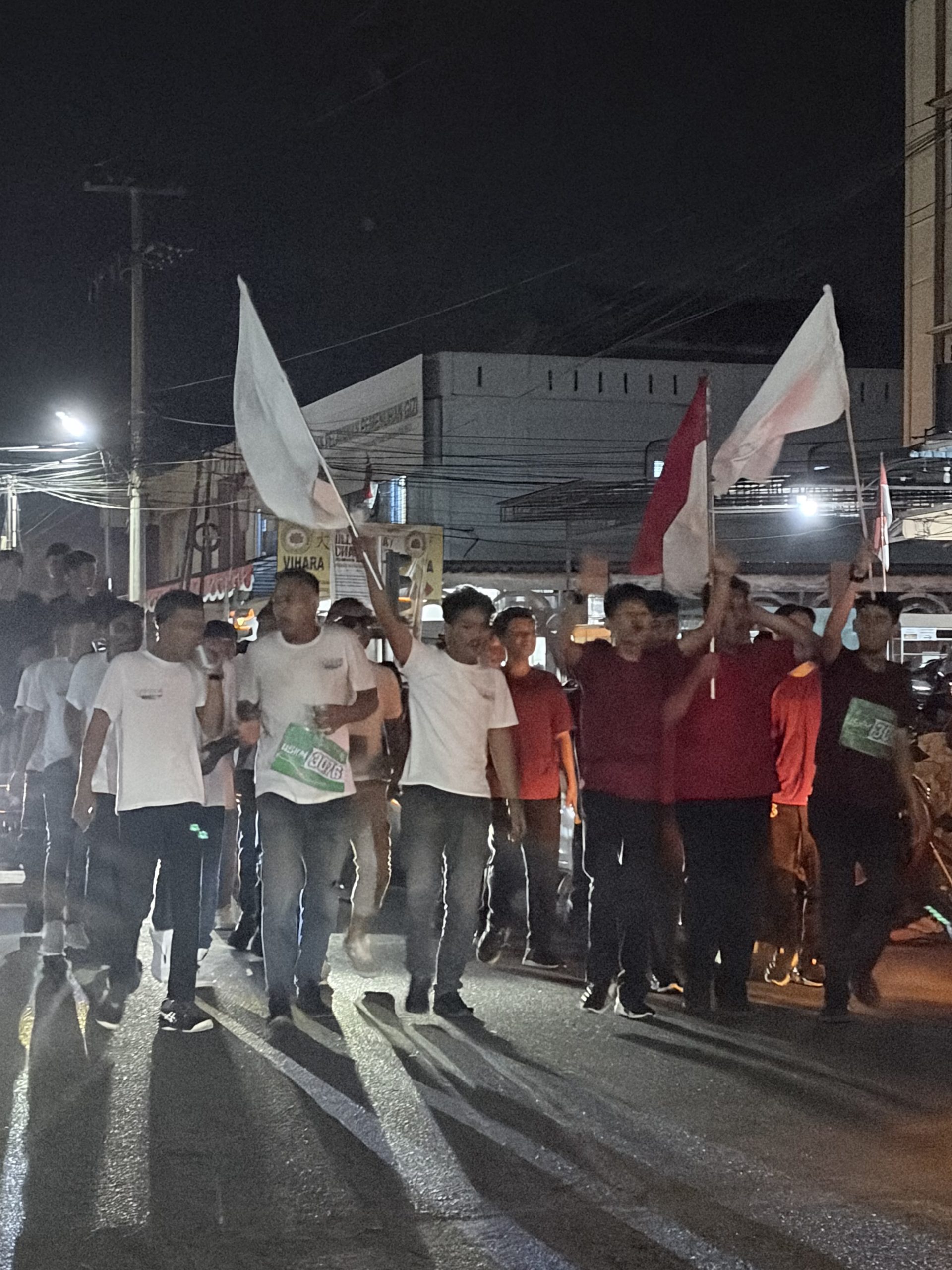 Semarak Gerak Jalan 45 KM Tanjungpinang, Ribuan Warga Padati Jalan hingga Dini Hari. Dok : Lintaskepri.com