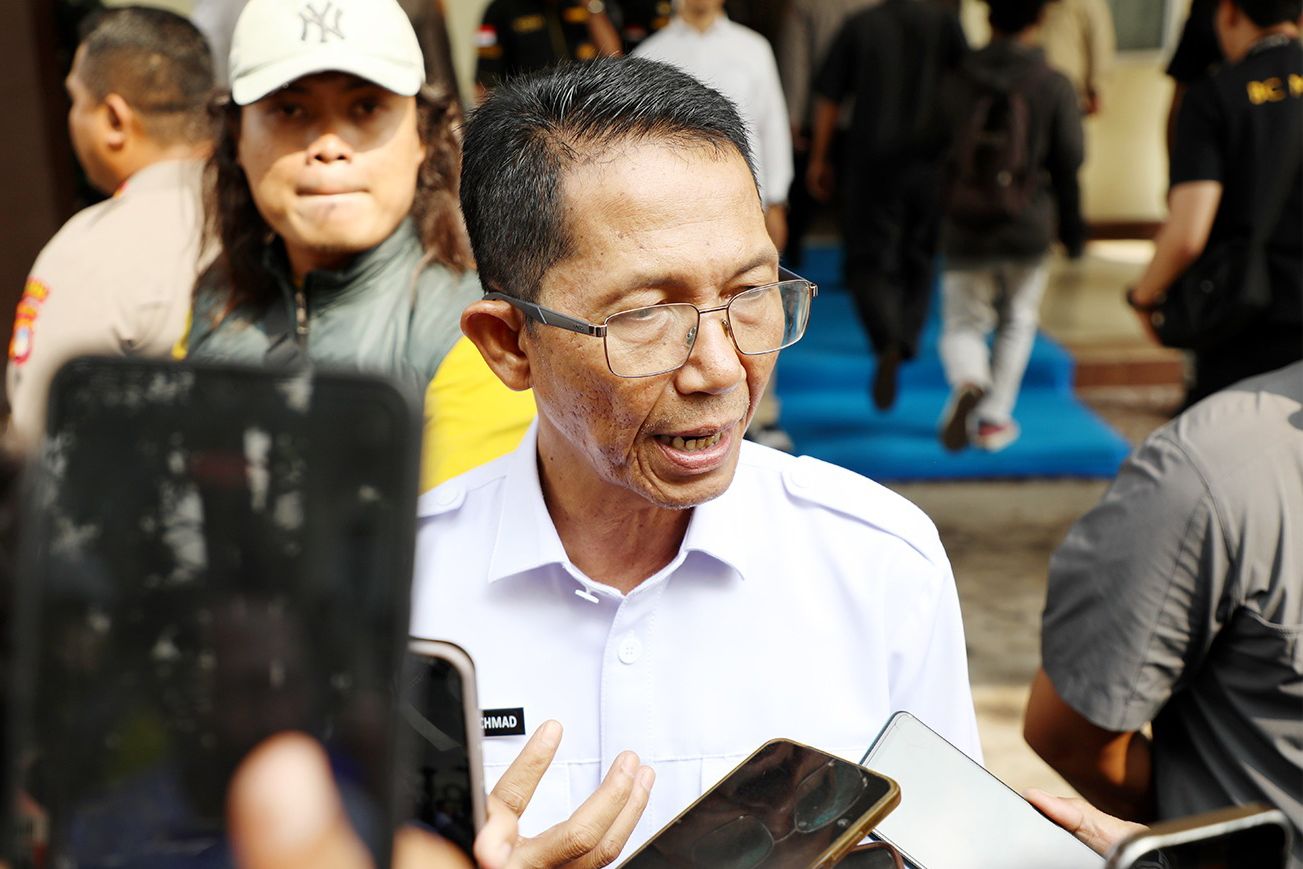 Wali Kota Batam, Amsakar Achmad, memberi keterangan kepada awak media usai menghadiri konferensi pers di Gedung Lancang Kuning Polda Kepri, Selasa (1/9/2026). Dok : Humas Diskominfo Kota Batam