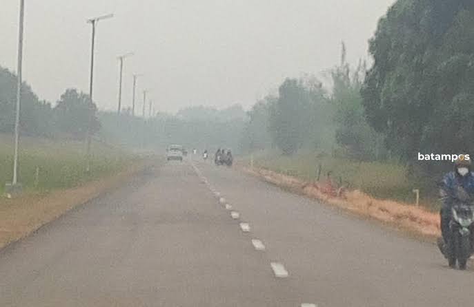 Kabut Asap Selimuti Sejumlah Wilayah Kepri, Warga Diimbau Kurangi Aktivitas di Luar Rumah. Dok : Istimewa