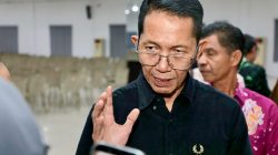 Wali Kota Batam, Amsakar Achmad, memberi keterangan kepada wartawan usai silaturahmi RT, RW, dan LPM se-Kecamatan Batu Aji di Aula UNRIKA Batam, Jumat (2/10/2026). Dok : Diskominfo Kota Batam
