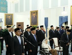 Prabowo Lantik 26 Anggota Wantimpres, Rocky Gerung Masuk Jajaran Penasihat Presiden