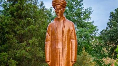 Patung Raja Ali Haji Berdiri di Turkmenistan, Bukti Sastra Melayu Mendunia. Dok : Istimewa