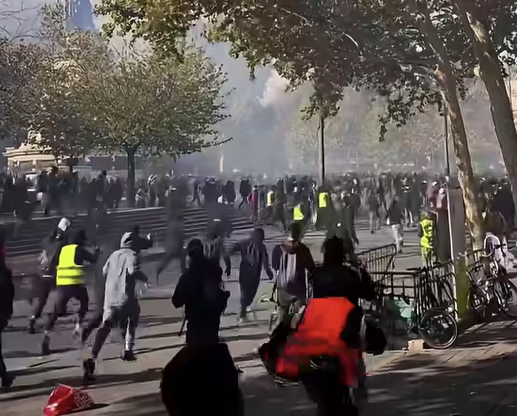 Demo Besar di Prancis Berujung Bentrokan, 550 Ribu Orang Turun ke Jalan dan 1.200 Ditangkap. Dok : Istimewa