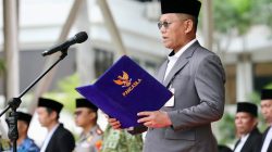 Sekda Batam, Firmansyah, saat menjadi inspektur upacara HSN 2026 di Dataran Engku Putri Batamcentre, Kamis (22/10/2026). Dok : Diskominfo Kota Batam