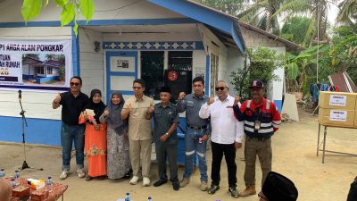 PT AAP Bedah Rumah dan Salurkan 29 Paket Sembako untuk Warga Teluk Lekop, Desa Pongkar. Dok : Istimewa